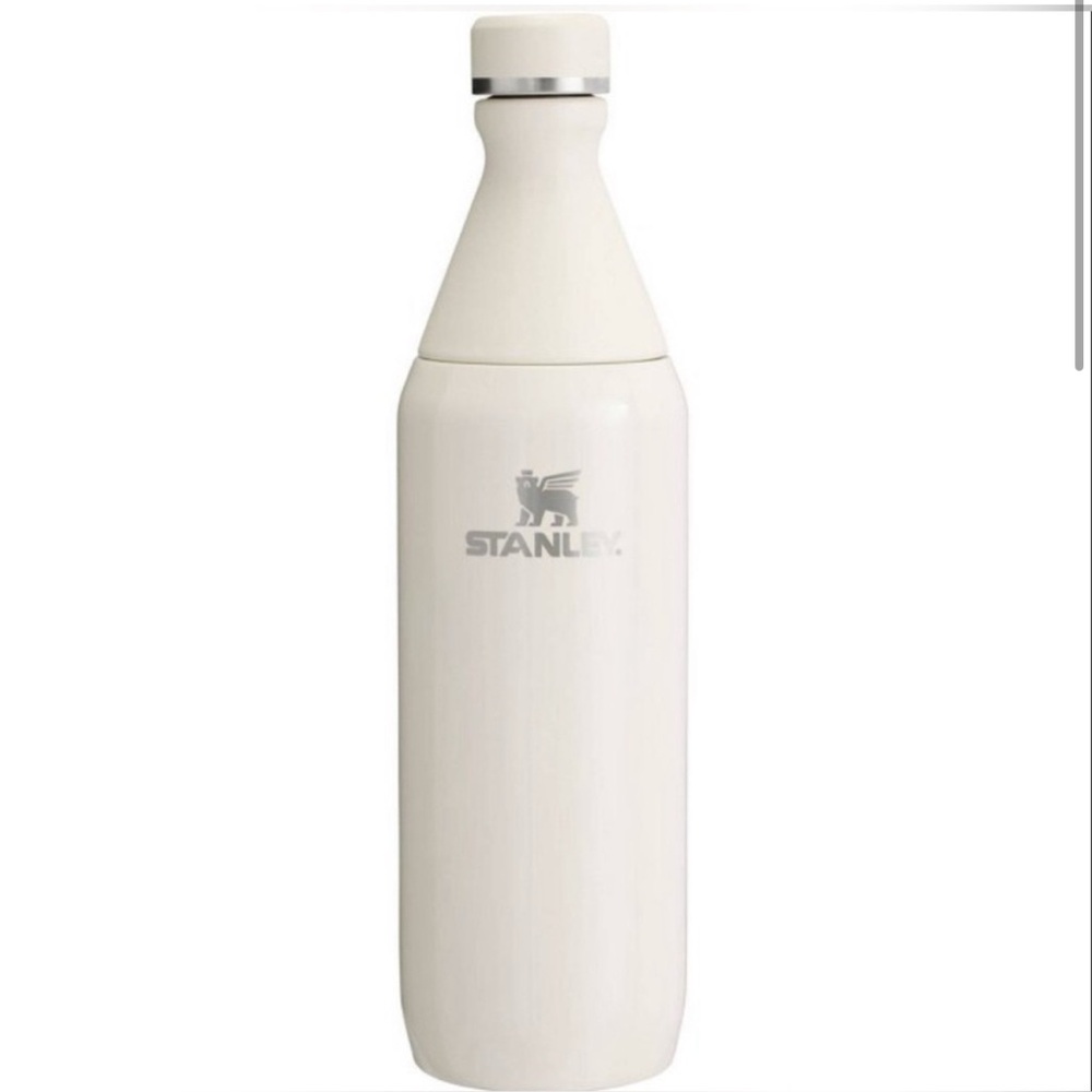 NWT Stanley ALL DAY SLIM BOTTLE | 20 OZ in Cream
